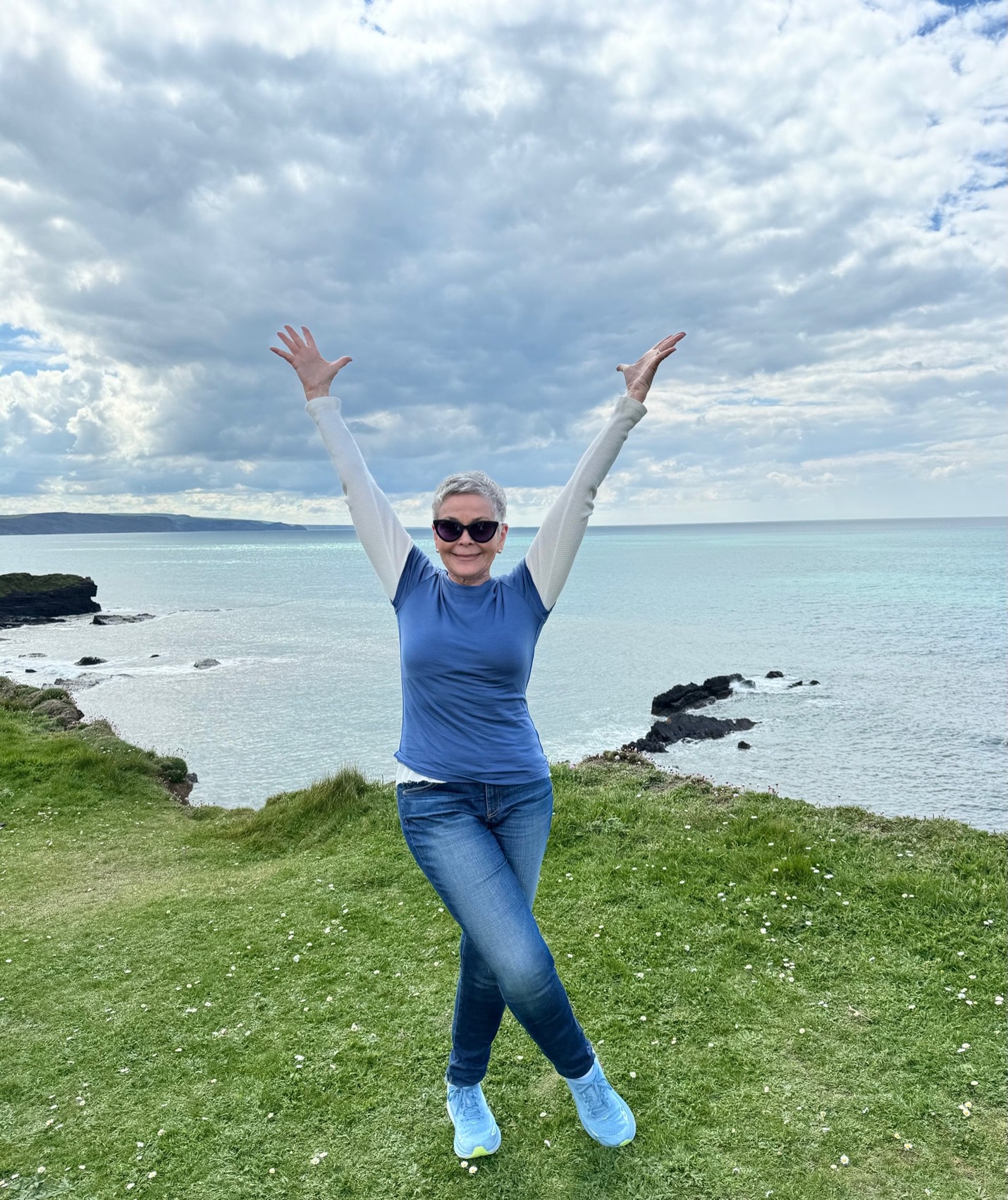 julie-by=seashore
